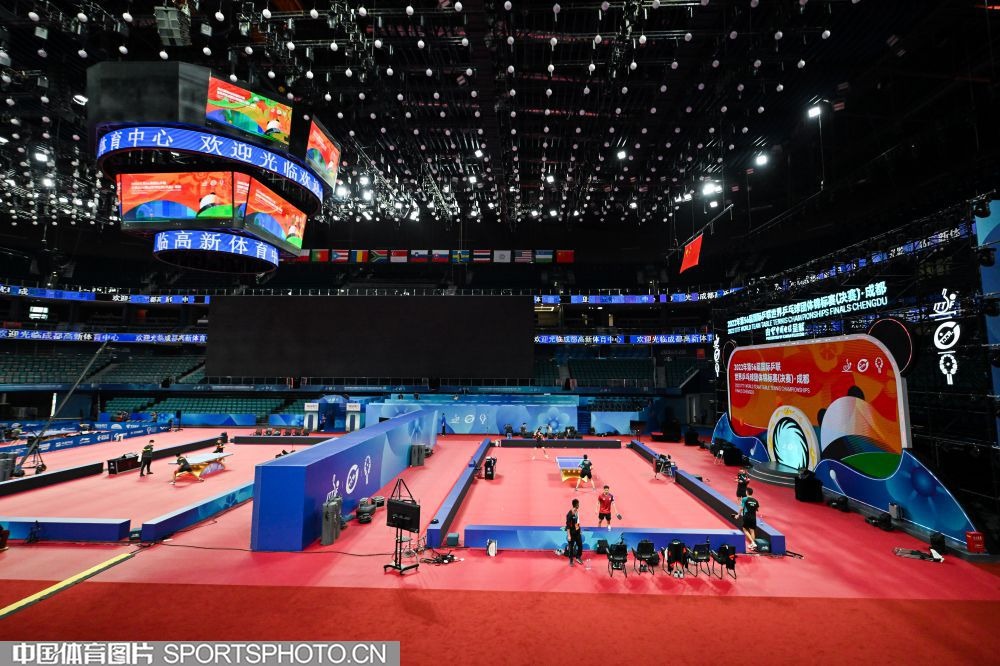 [图]徐新妙传古斯塔沃双响 上海海港3-1深圳新鹏城