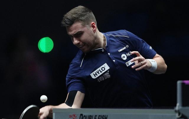 在速度滑冰 在速度滑冰